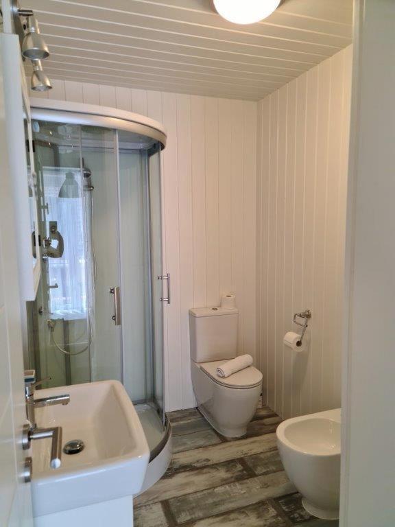 Rev Apartman ตีฮานี ภายนอก รูปภาพ
